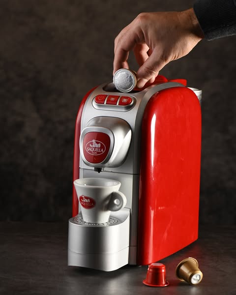 ekspres do kapsułek Saquella nespresso