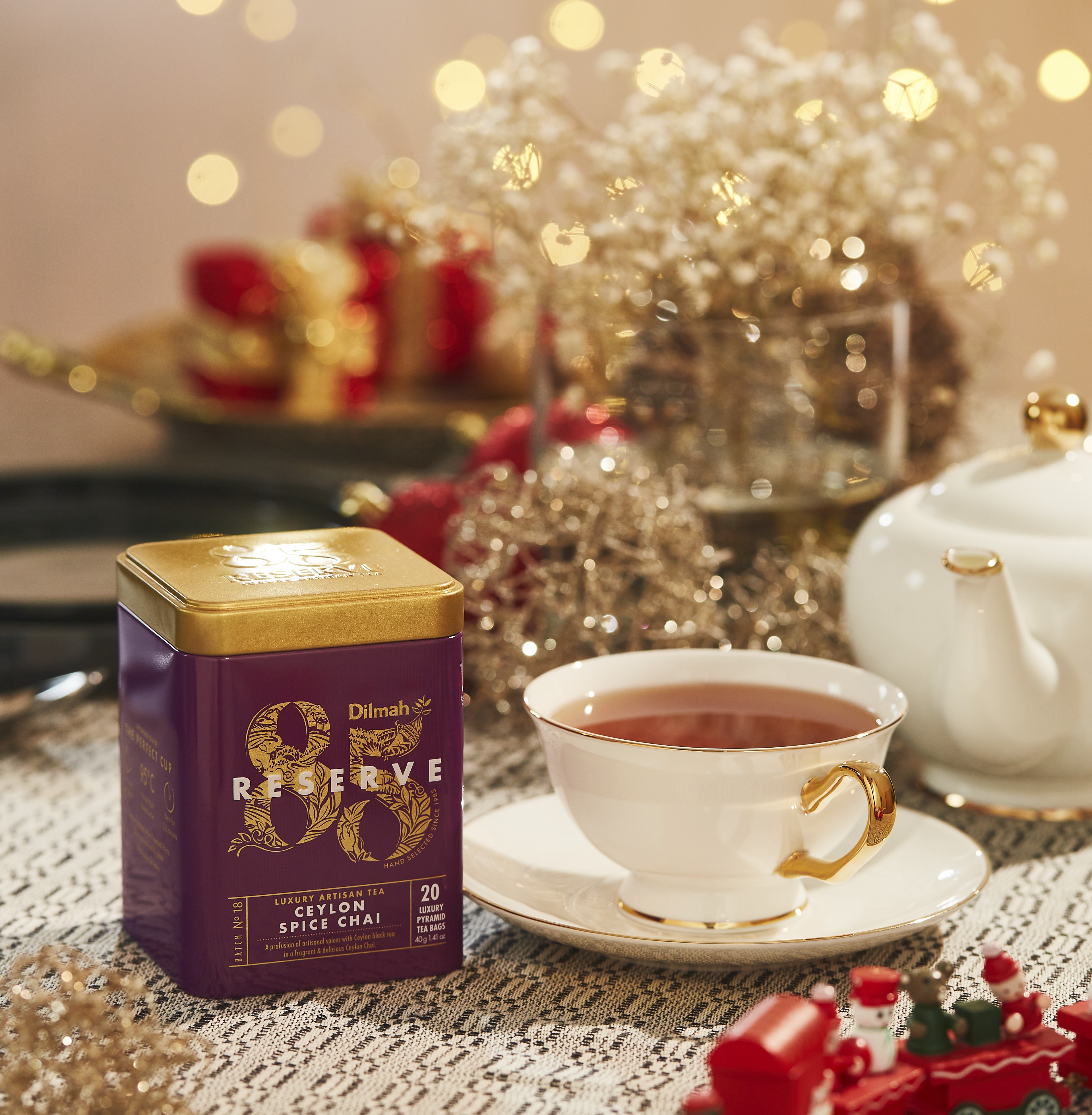 ALT: Herbata w puszce, idealna na prezent dla szefowej lub szefa Dilmah Ceylon Spice Chai.