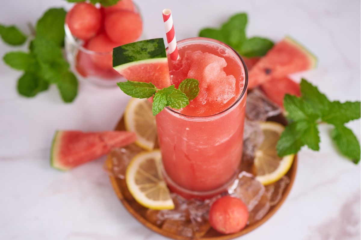 Lemoniada arbuzowa na bazie syropów do lemoniad Fabbri Mixybar Limone, Fabbri Mixybar Anguria.