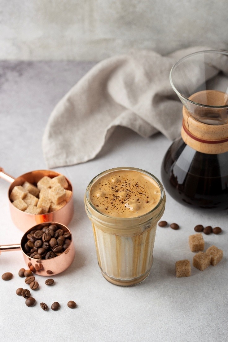 Kawa frappe przygotowana na bazie cold brew z kawy Saquella.
